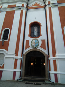 Máriagyüd, Wallfahrtskirche: Südportal